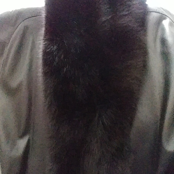 NWOT Size large Artic Fox and leather coat. - Picture 4 of 4